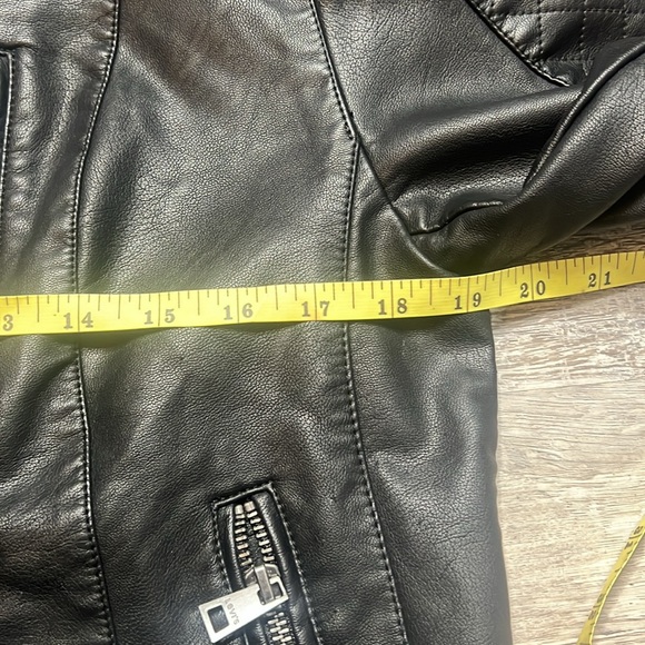Women’s Levi Strauss Black Faux Leather Jacket Size Medium - Picture 7 of 9